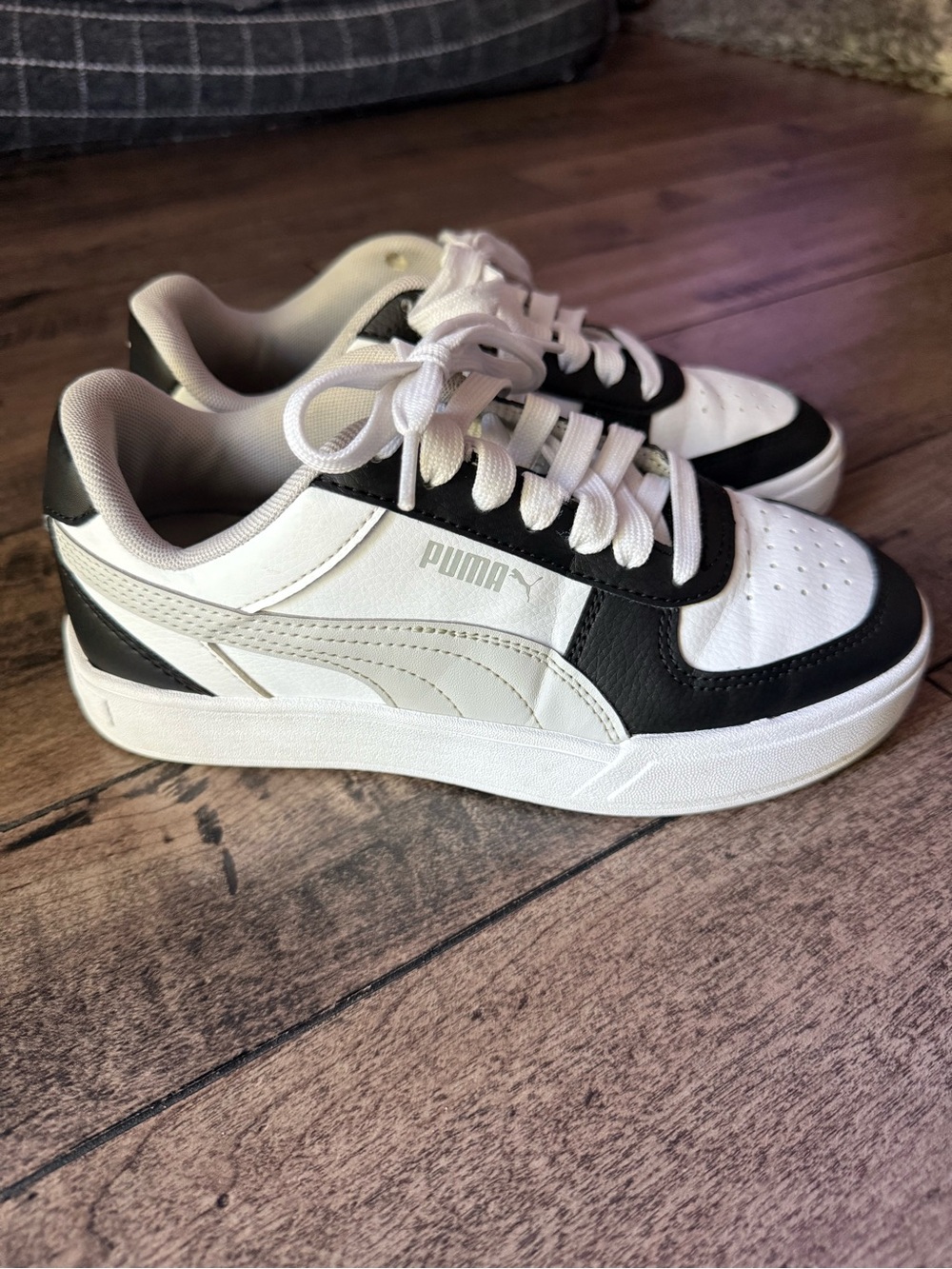 Puma Kids White and Black Low-Top Sneakers